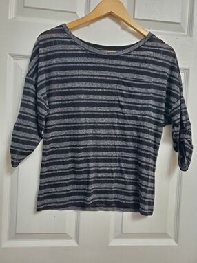 Old Navy Black And Grey Shirt w/Pocket And 3/4 Length Sleeves - SIZE S